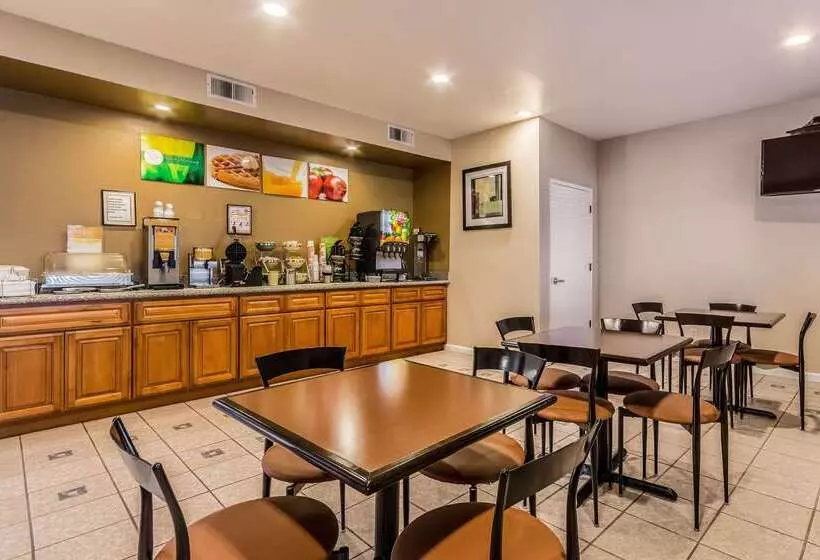 ホテル Quality Inn Fresno Near University