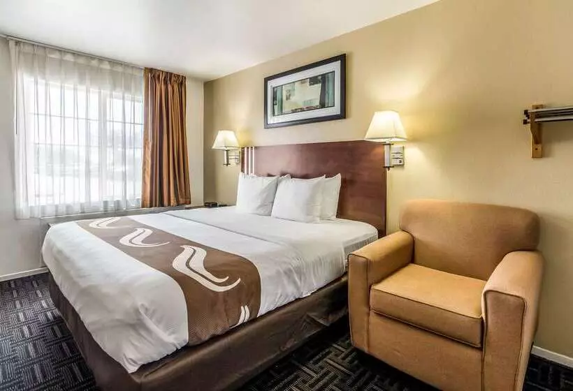 ホテル Quality Inn Fresno Near University