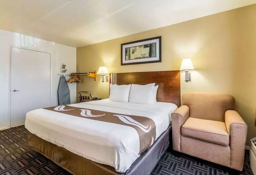 ホテル Quality Inn Fresno Near University