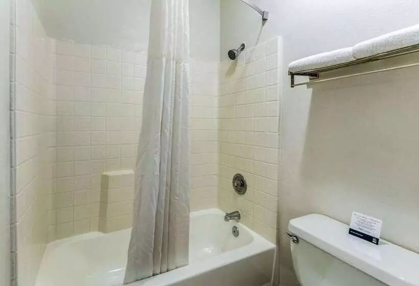 ホテル Quality Inn Fresno Near University