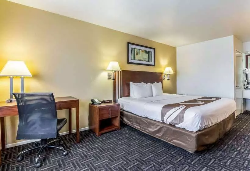 ホテル Quality Inn Fresno Near University