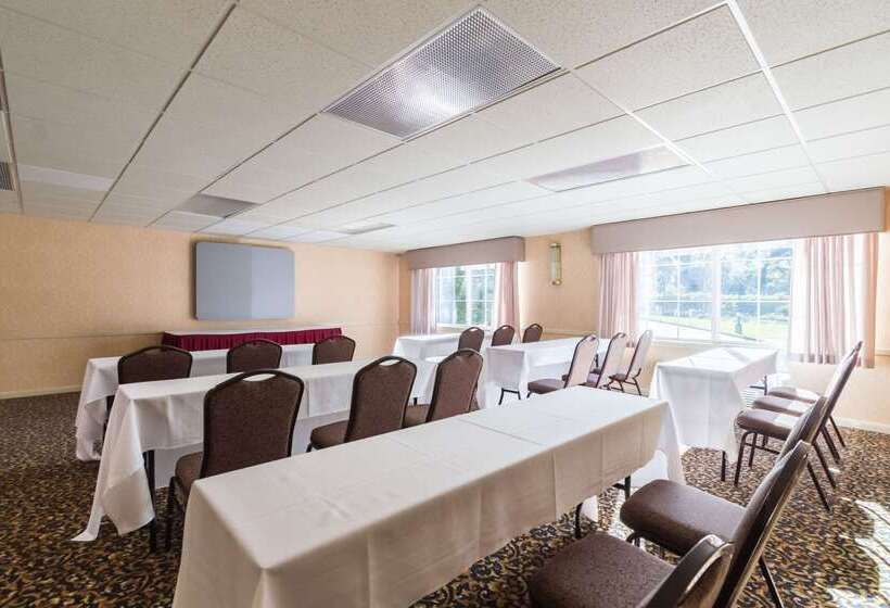 酒店 Quality Inn & Suites Conference Center