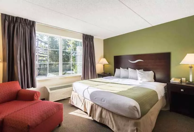 Отель Quality Inn & Suites Conference Center