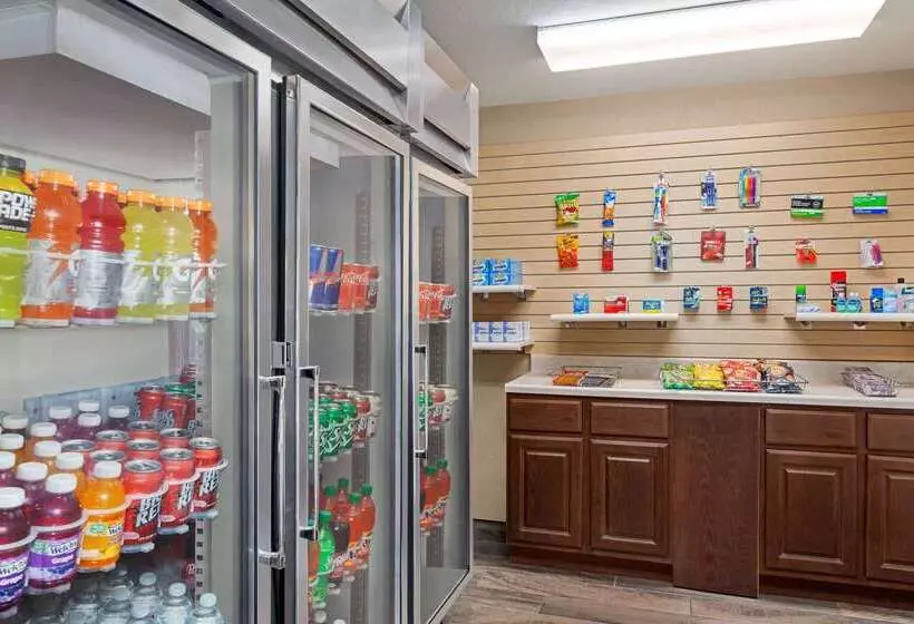 호텔 Ramada By Wyndham San Antonio Near Seaworld   Lackland Afb