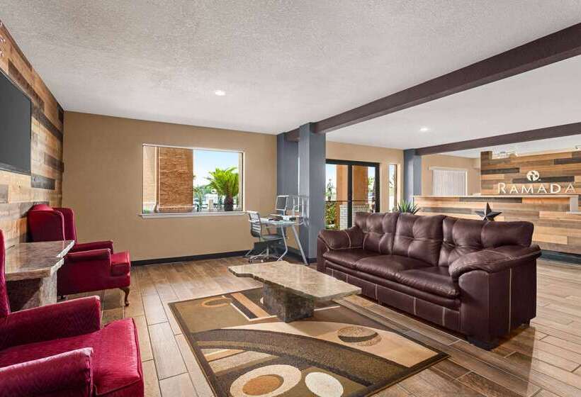 Hotel Ramada By Wyndham San Antonio Near Seaworld Lackland Afb