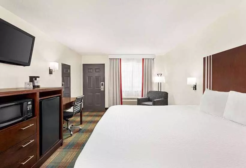 호텔 Ramada By Wyndham San Antonio Near Seaworld   Lackland Afb