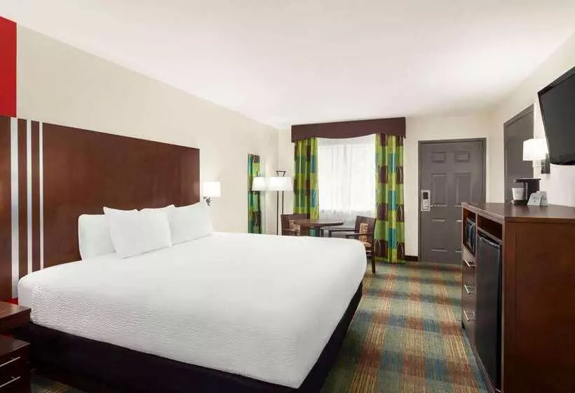 호텔 Ramada By Wyndham San Antonio Near Seaworld   Lackland Afb