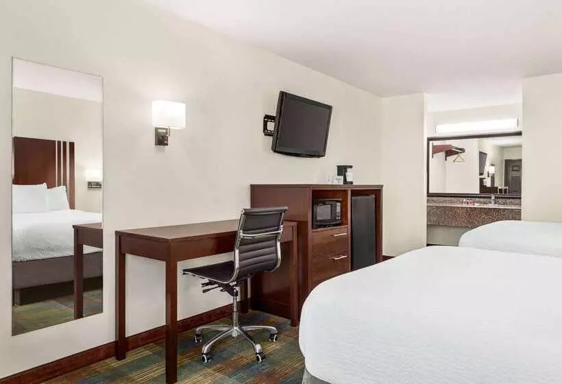 호텔 Ramada By Wyndham San Antonio Near Seaworld   Lackland Afb
