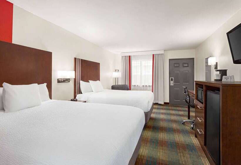 Hotel Ramada By Wyndham San Antonio Near Seaworld Lackland Afb