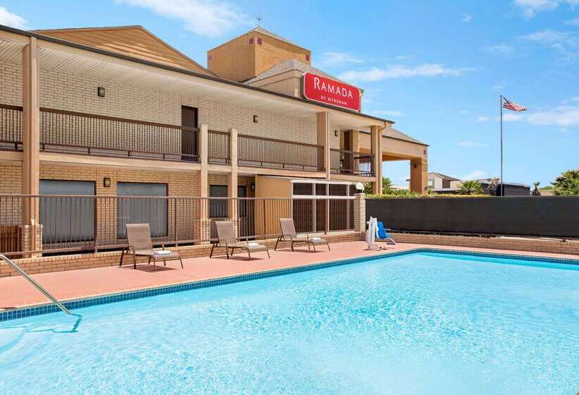 Hotel Ramada By Wyndham San Antonio Near Seaworld Lackland Afb