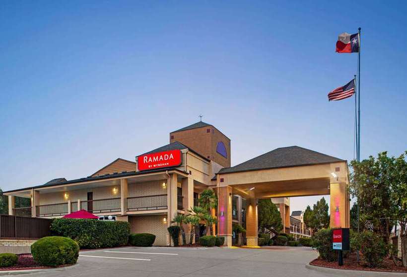 Hotel Ramada By Wyndham San Antonio Near Seaworld Lackland Afb