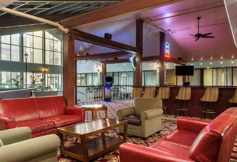 호텔 Ramada By Wyndham Shreveport Airport