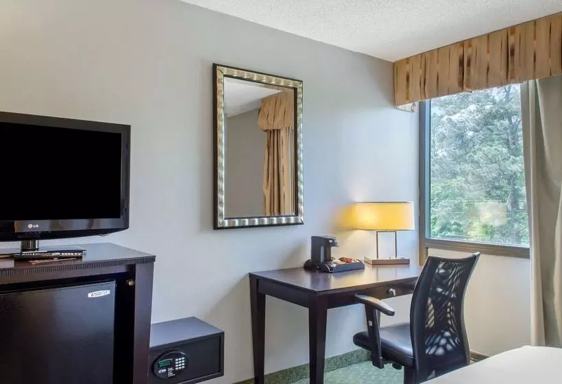 호텔 Ramada By Wyndham Shreveport Airport