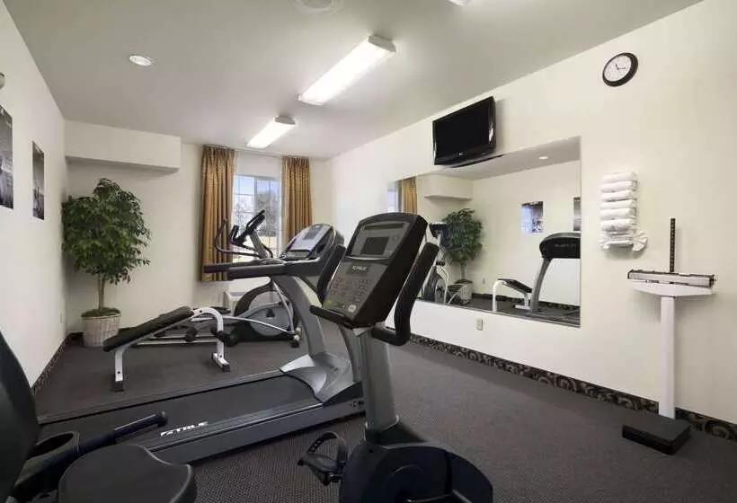 호텔 Ramada By Wyndham Williams