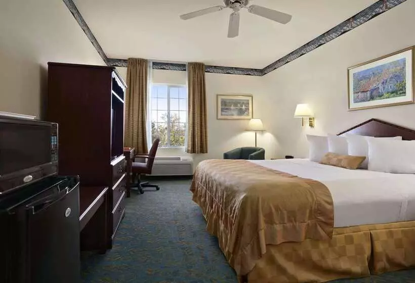 호텔 Ramada By Wyndham Williams