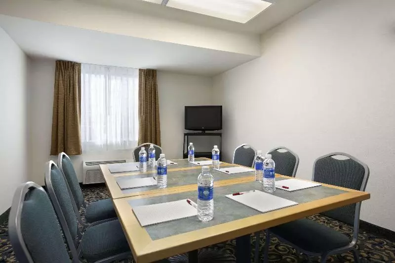 호텔 Ramada By Wyndham Williams