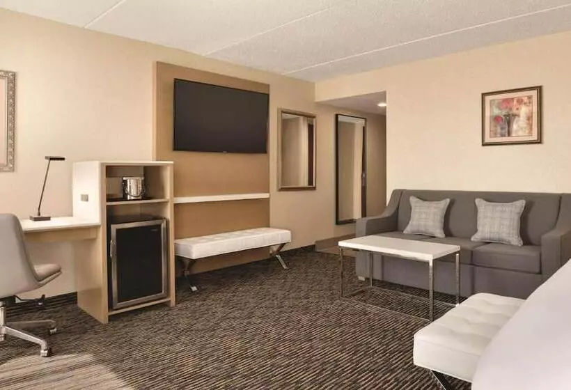 هتل Wyndham Garden Conference Center Champaign/urbana