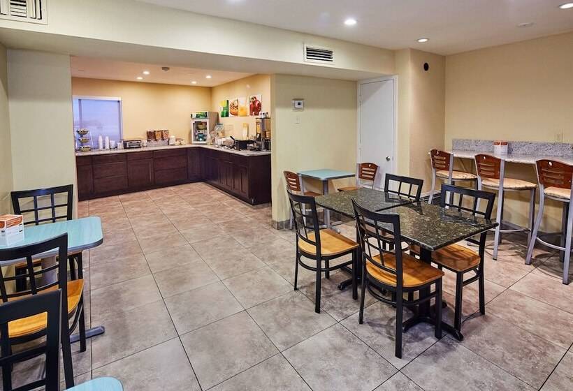 فندق على الطريق Quality Inn Parker