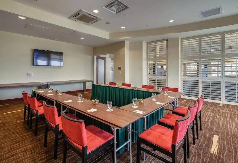 Lomakeskus Courtyard By Marriott Jacksonville Beach Oceanfront