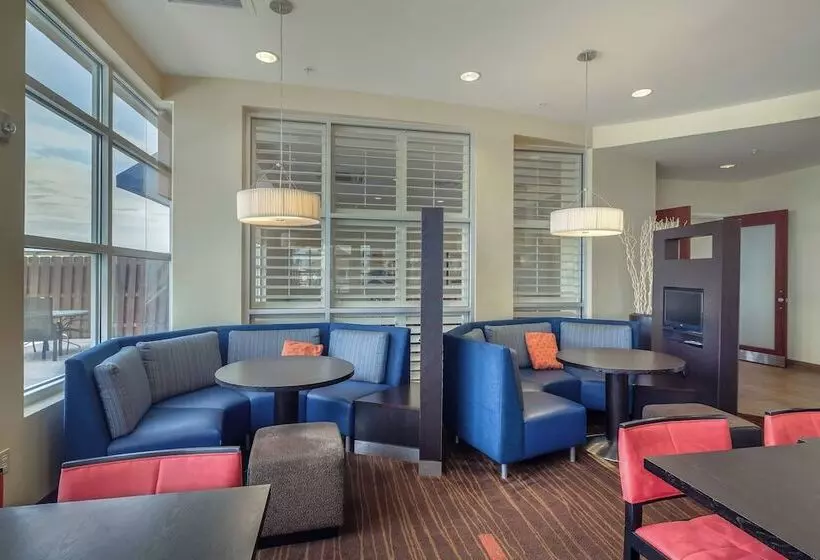 Lomakeskus Courtyard By Marriott Jacksonville Beach Oceanfront