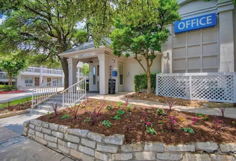 Studio 6san Antonio, Tx  Six Flags