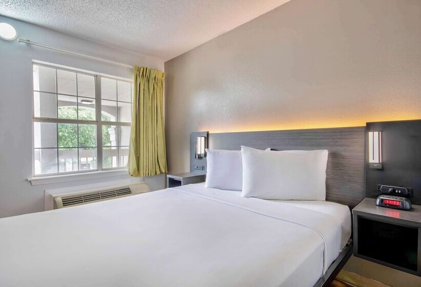 Studio 6san Antonio, Tx  Six Flags