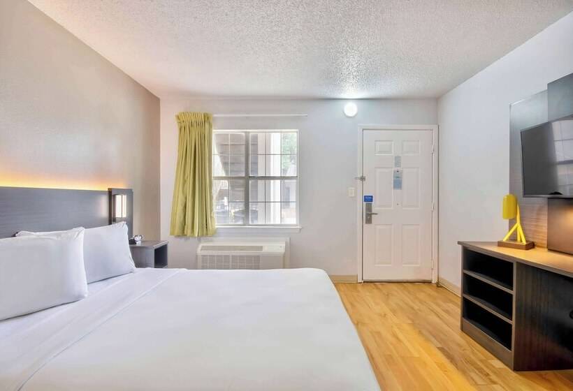 Studio 6san Antonio, Tx  Six Flags