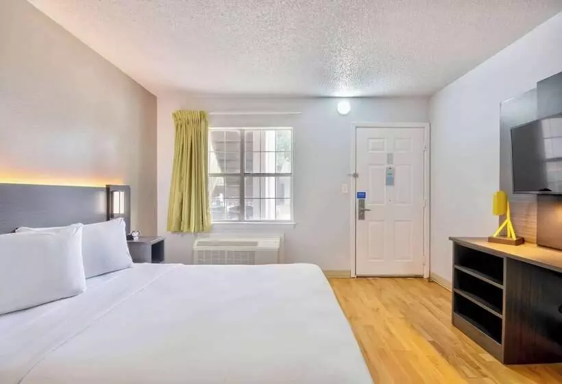 Studio 6san Antonio, Tx  Six Flags