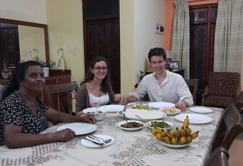 مبيت وإفطار Resident View Homestay