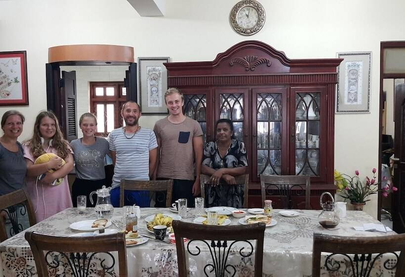 مبيت وإفطار Resident View Homestay