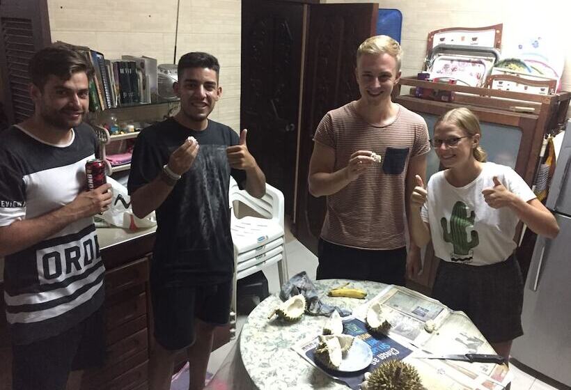 مبيت وإفطار Resident View Homestay