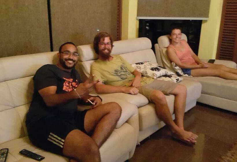 مبيت وإفطار Resident View Homestay