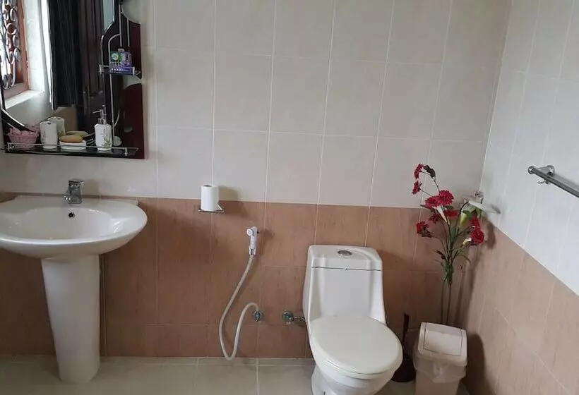 تختخواب و صبحانه Resident View Homestay