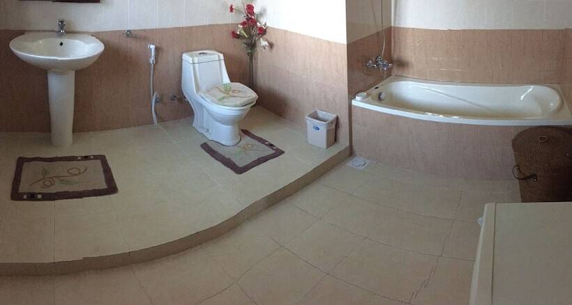 مبيت وإفطار Resident View Homestay