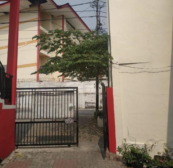 Отель Oyo 1875 Merah Putih Syariah