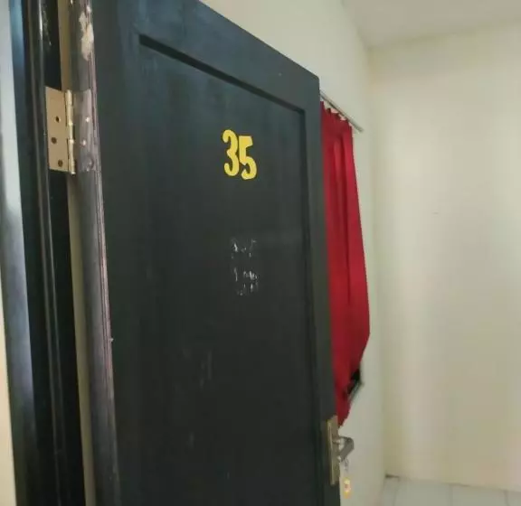 هتل Oyo 1875 Merah Putih Syariah