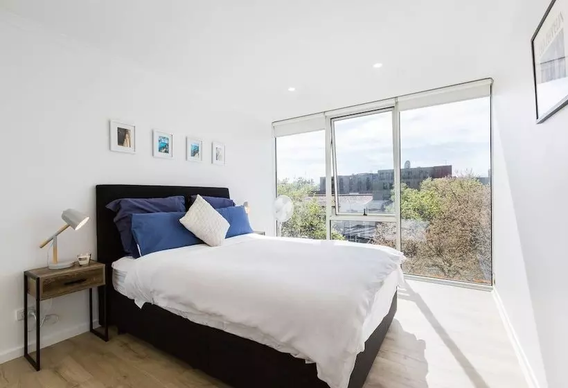 Yuki, 1bdr Melbourne Apartment