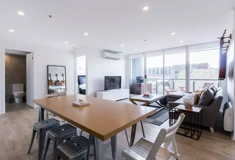 Yuki, 1bdr Melbourne Apartment