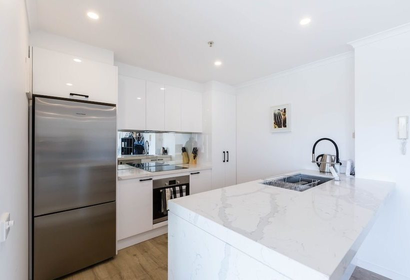 Yuki, 1bdr Melbourne Apartment