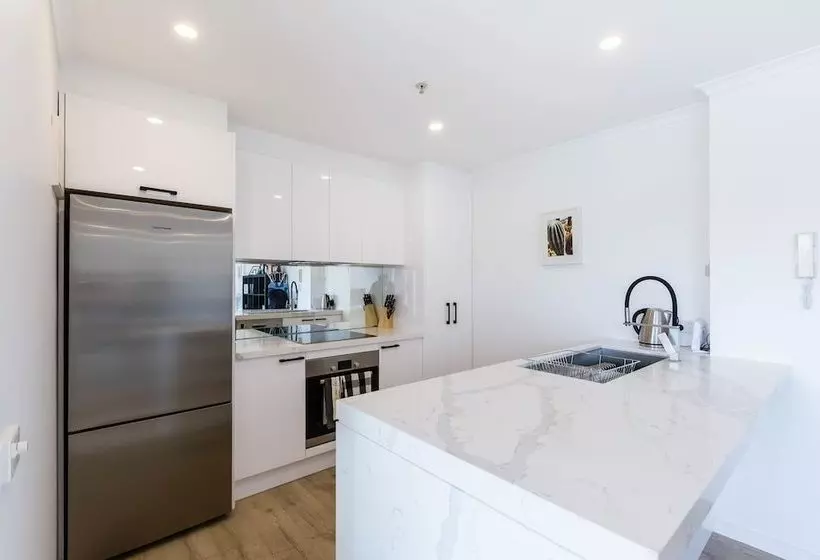 Yuki, 1bdr Melbourne Apartment