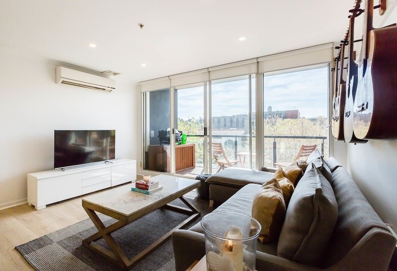 Yuki, 1bdr Melbourne Apartment