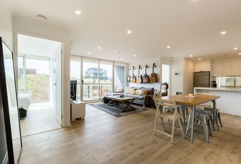 Yuki, 1bdr Melbourne Apartment