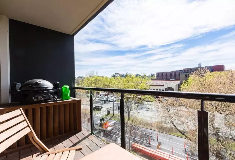 Yuki, 1bdr Melbourne Apartment