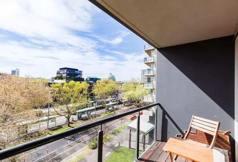 Yuki, 1bdr Melbourne Apartment