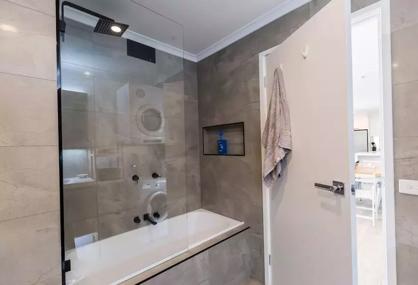 Yuki, 1bdr Melbourne Apartment