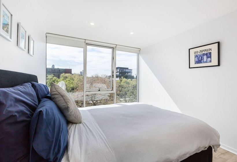 Yuki, 1bdr Melbourne Apartment