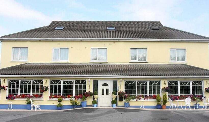 تختخواب و صبحانه Teach Na Coiribe