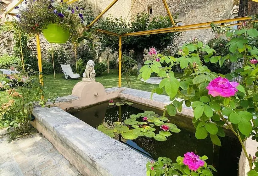 Hotelli Les Arcades Le Lion D'or