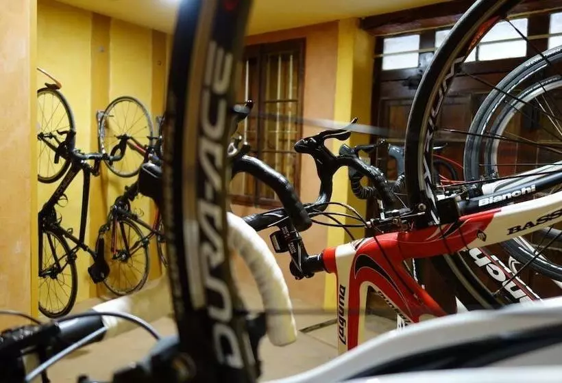 Hotelli Les Arcades Le Lion D'or