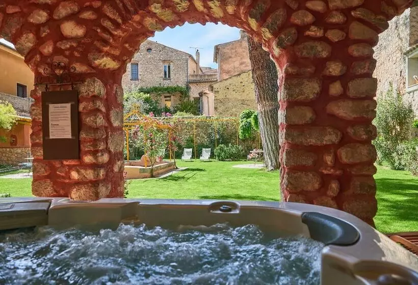 Hotelli Les Arcades Le Lion D'or